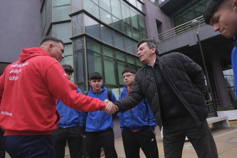 Jóvenes de San Carlos representarán a Chile en torneo de balonmano playa en Río de Janeiro.