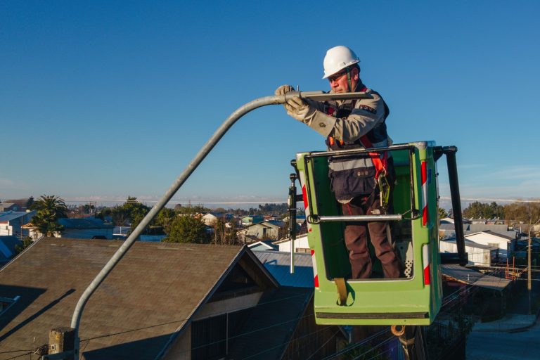 En tres semanas, San Carlos recupera el 50% del alumbrado público: más de 280 focos reparados con inversión municipal