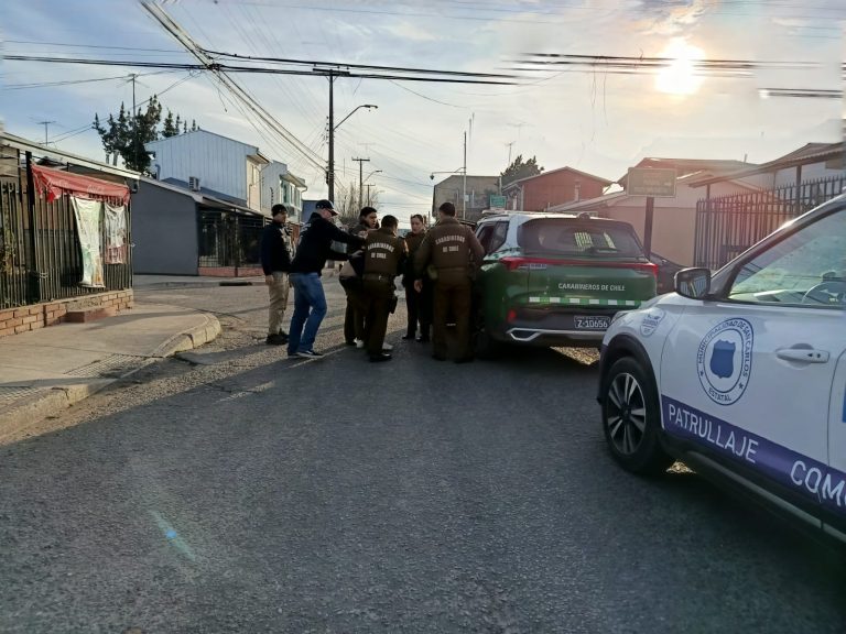 𝗦𝗲𝗴𝘂𝗿𝗶𝗱𝗮𝗱 𝗣𝘂́𝗯𝗹𝗶𝗰𝗮 𝗱𝗲 𝗦𝗮𝗻 𝗖𝗮𝗿𝗹𝗼𝘀 𝗮𝗰𝘁𝘂́𝗮 𝗿𝗮́𝗽𝗶𝗱𝗮𝗺𝗲𝗻𝘁𝗲 𝘆 𝗱𝗲𝘁𝗶𝗲𝗻𝗲 𝗮 𝘁𝗿𝗲𝘀 𝘀𝘂𝗷𝗲𝘁𝗼𝘀 𝗽𝗼𝗿 𝗮𝘀𝗮𝗹𝘁𝗼